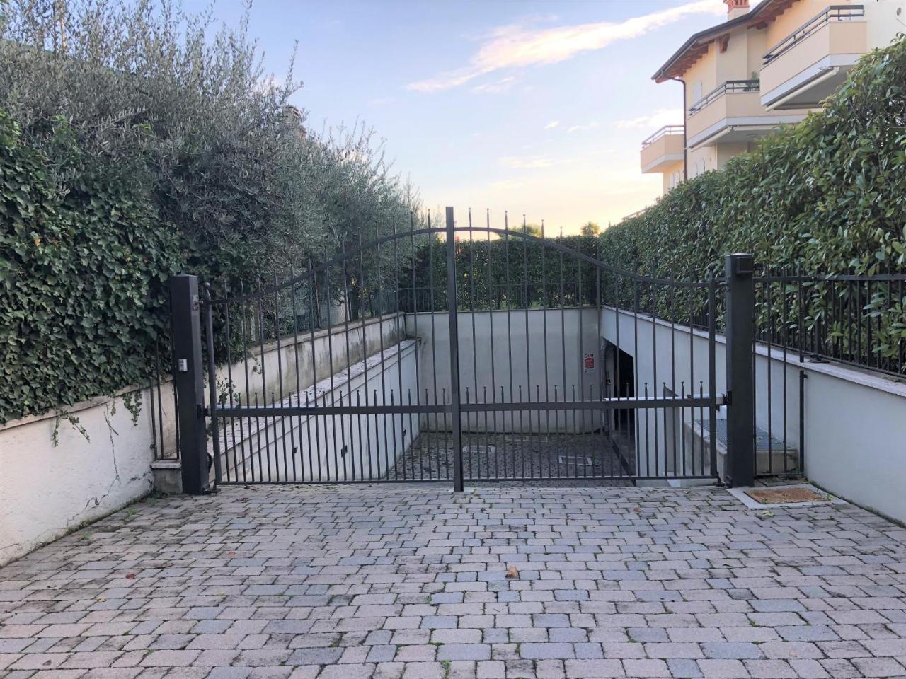 Desenzanoloft Official Partner Marriott Homes & Villas - Bea House, Sirmione With Private Garden And Share Pool Eksteriør bilde