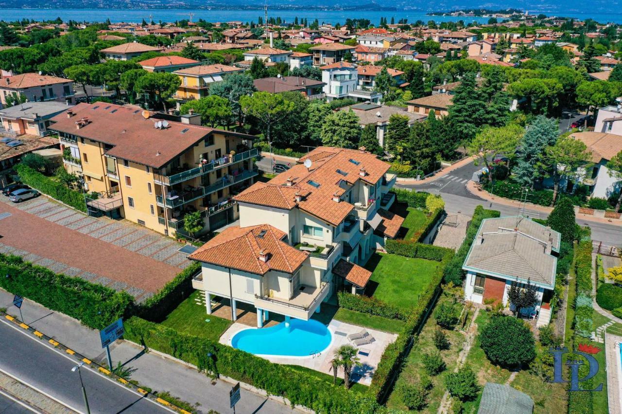 Desenzanoloft Official Partner Marriott Homes & Villas - Bea House, Sirmione With Private Garden And Share Pool Eksteriør bilde